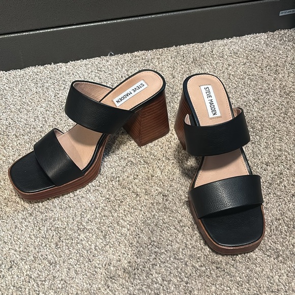 Steve Madden black leather heeled sandals - Picture 3 of 4